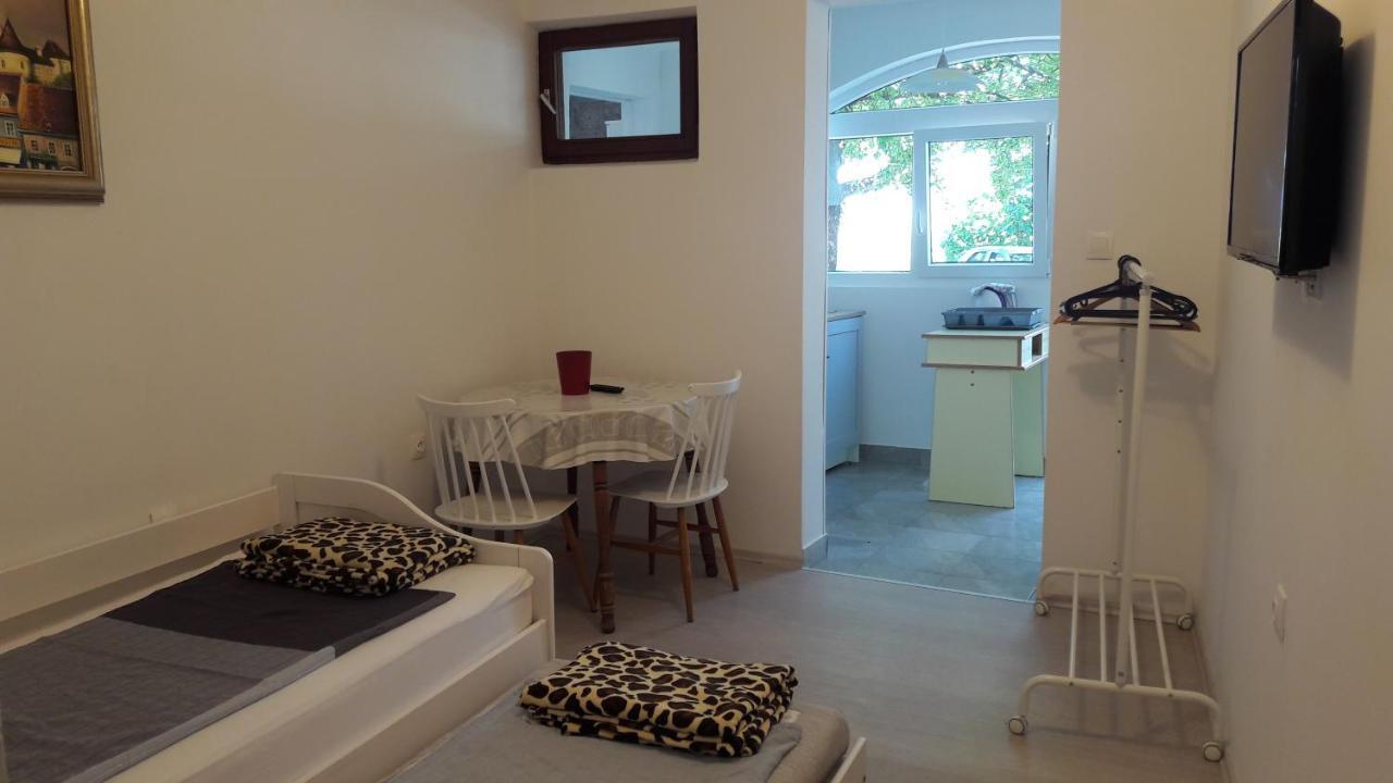 Apartmani Niessner Малинска Экстерьер фото